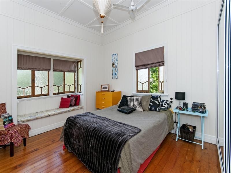 10 View Street, Woodend QLD 4305