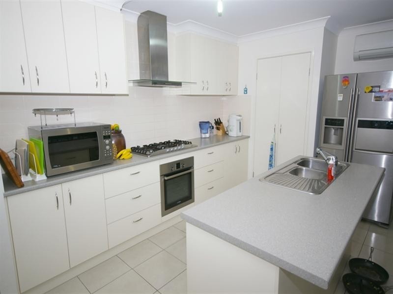 252 Alawoona Street, Redbank Plains QLD 4301