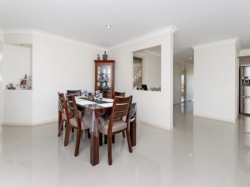 8 Eustace Circuit, Augustine Heights QLD 4300