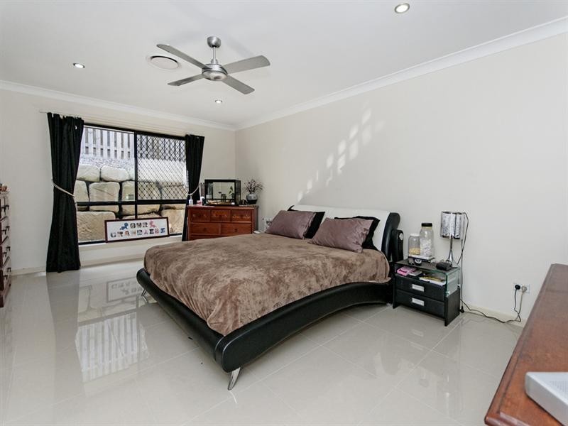 8 Eustace Circuit, Augustine Heights QLD 4300