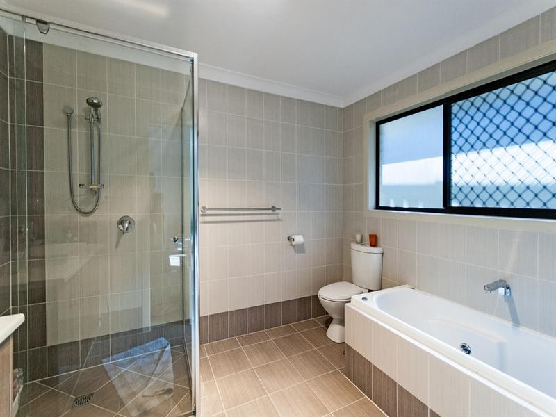 8 Eustace Circuit, Augustine Heights QLD 4300