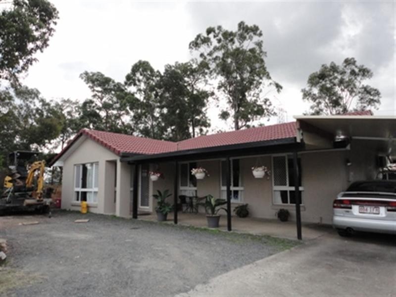 15 Whitlam Drive, Collingwood Park QLD 4301