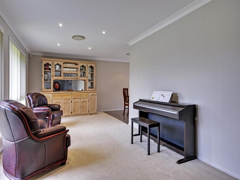 20 Carissa Court, Camira QLD 4300