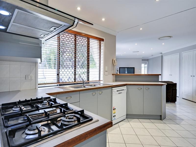 20 Carissa Court, Camira QLD 4300