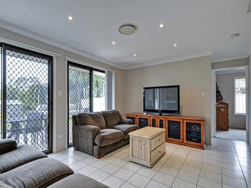 20 Carissa Court, Camira QLD 4300