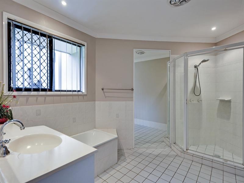 20 Carissa Court, Camira QLD 4300