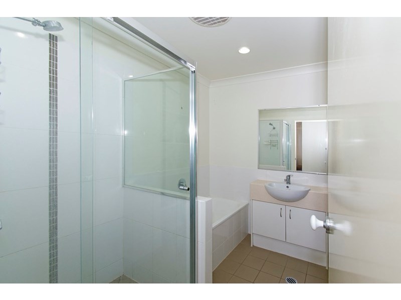 35/8 Rosegum Place, Redbank Plains QLD 4301