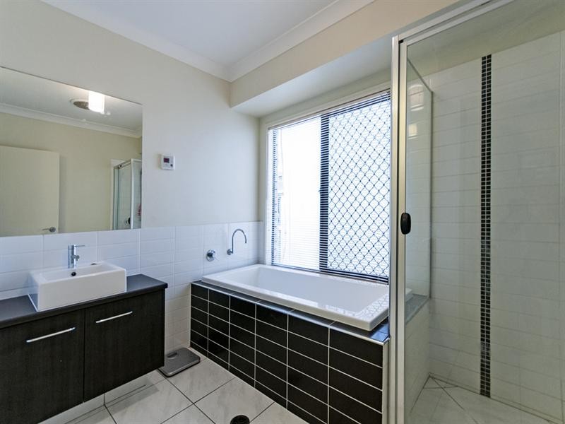 18 Daryl Reinhardt Street, Redbank Plains QLD 4301