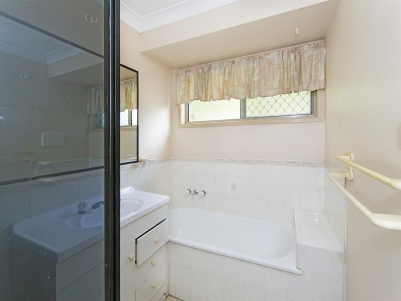 5 Danyel Court, Redbank Plains QLD 4301