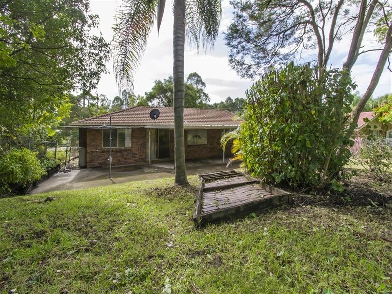 5 Danyel Court, Redbank Plains QLD 4301