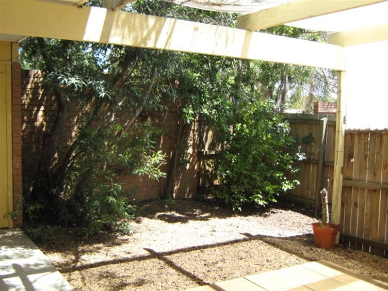 4/242 Redbank Plains Road, Bellbird Park QLD 4300