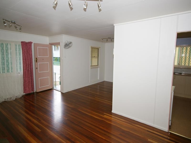 23 Neilsen Crescent, Riverview QLD 4303