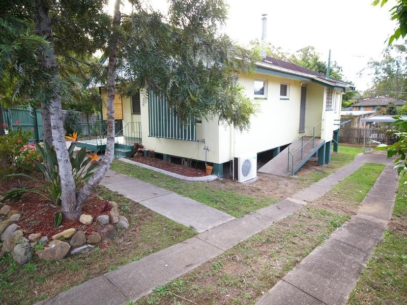 23 Neilsen Crescent, Riverview QLD 4303