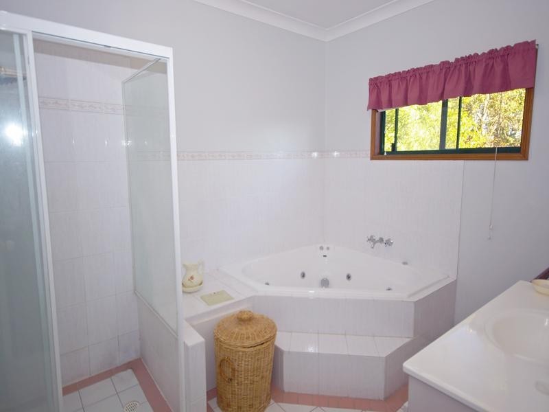 3 Vanessa Court, Camira QLD 4300