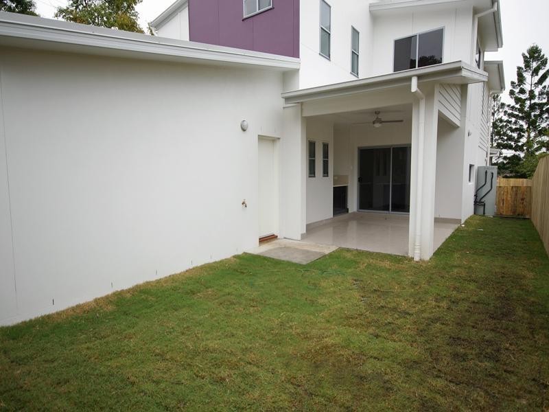1and2/4 Willow Road, Redbank Plains QLD 4301