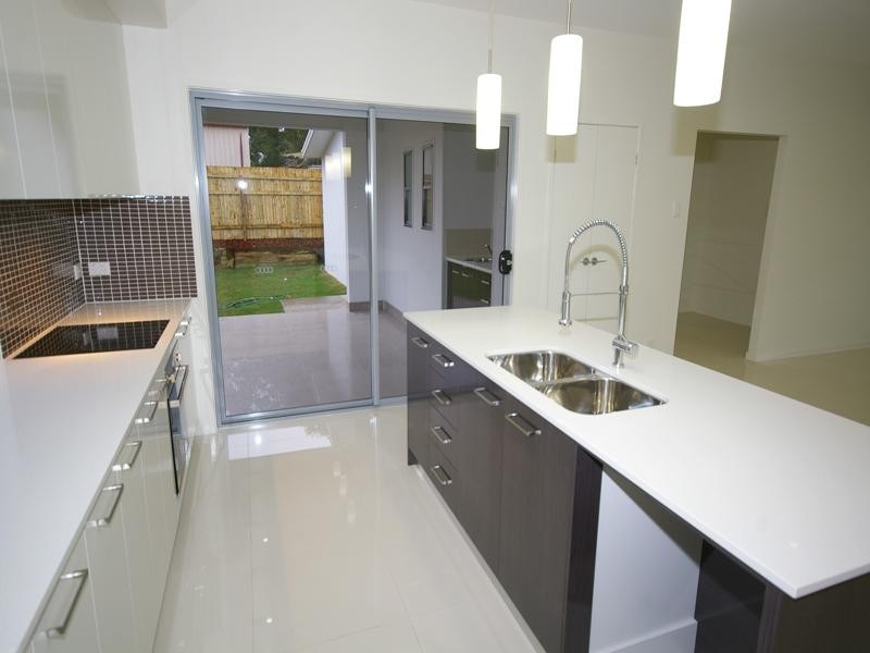 1and2/4 Willow Road, Redbank Plains QLD 4301