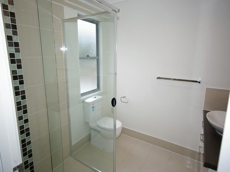 1and2/4 Willow Road, Redbank Plains QLD 4301