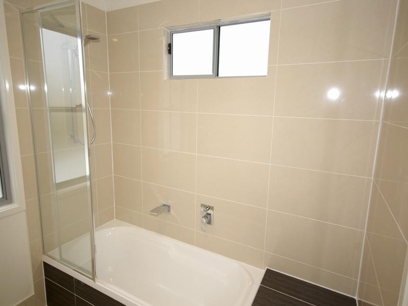 1and2/4 Willow Road, Redbank Plains QLD 4301