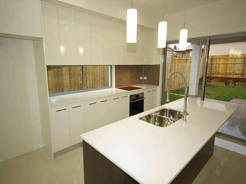 1and2/4 Willow Road, Redbank Plains QLD 4301