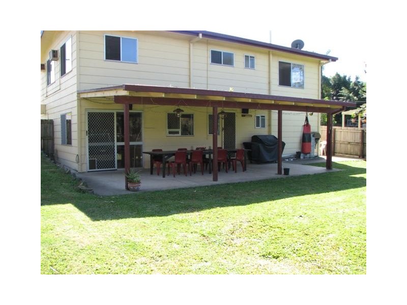 10 Poinsettia Parade, Varsity Lakes QLD 4227