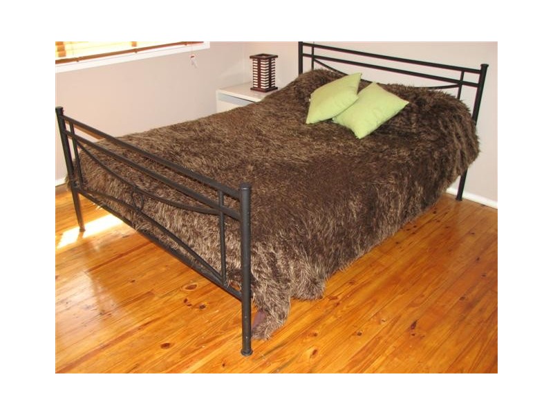 10 Poinsettia Parade, Varsity Lakes QLD 4227