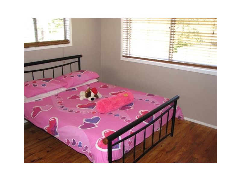 10 Poinsettia Parade, Varsity Lakes QLD 4227