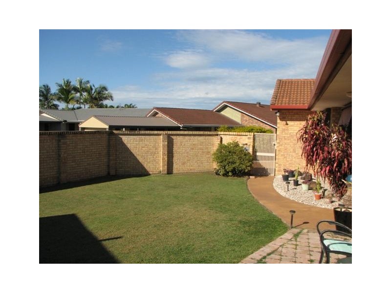 21 Honeywood Court, Burleigh Waters QLD 4220