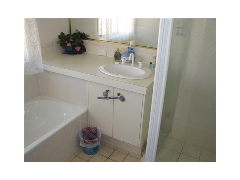 21 Honeywood Court, Burleigh Waters QLD 4220