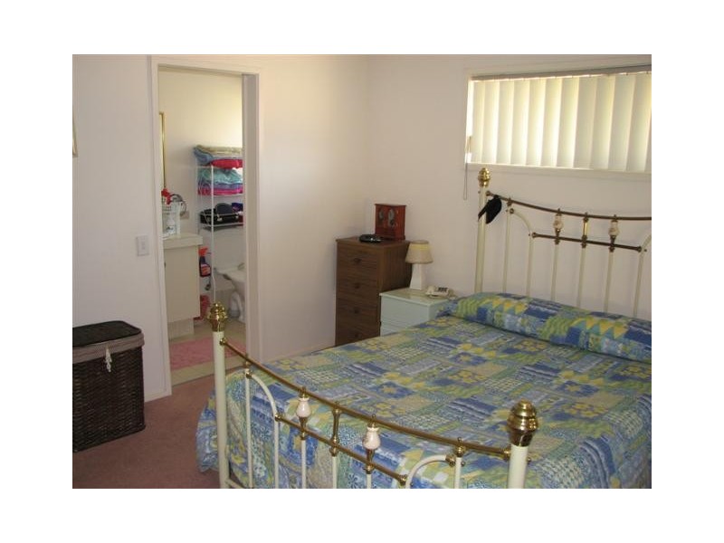 21 Honeywood Court, Burleigh Waters QLD 4220