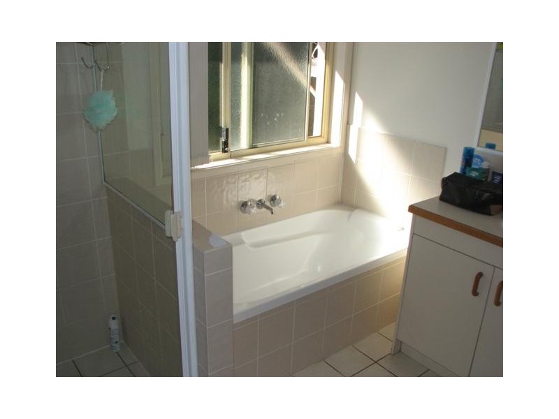 12 Ilminster Crescent, Mudgeeraba QLD 4213