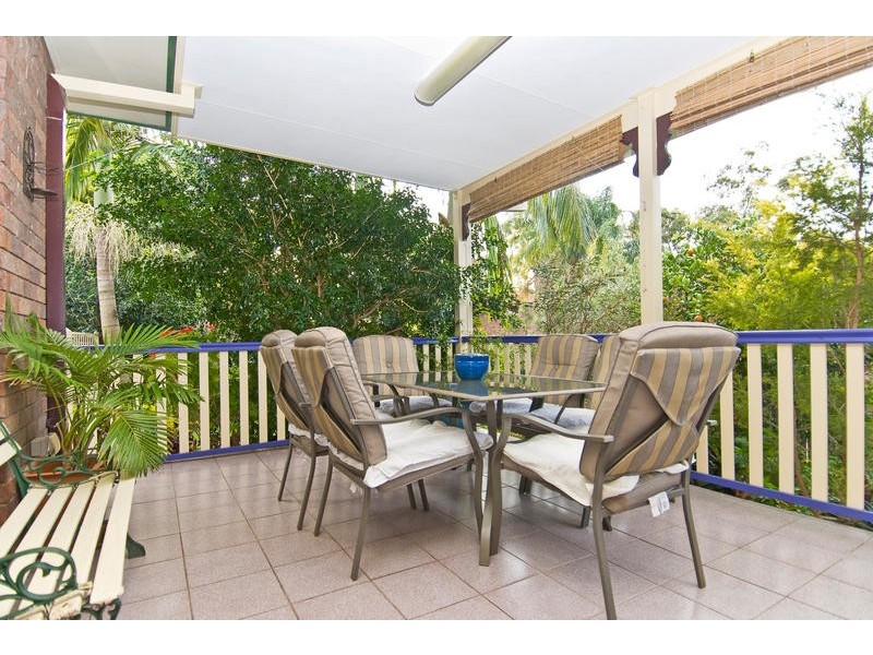 15 Woolmere Street, Carrara QLD 4211