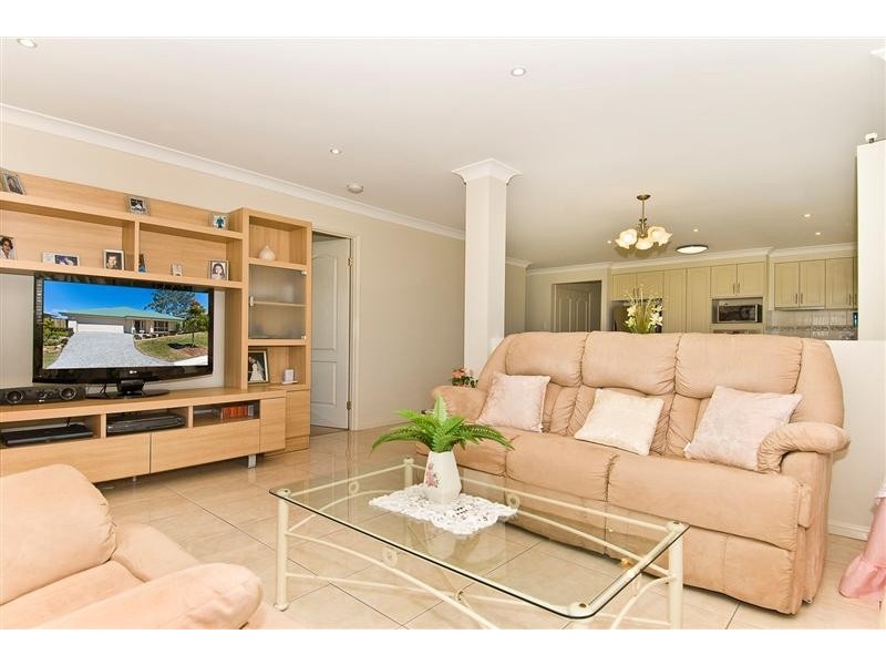 11 Aquarius Street, Reedy Creek QLD 4227