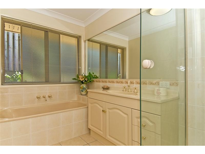 11 Aquarius Street, Reedy Creek QLD 4227