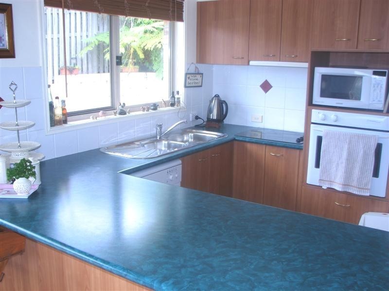 6 Bidwill Court, Elanora QLD 4221