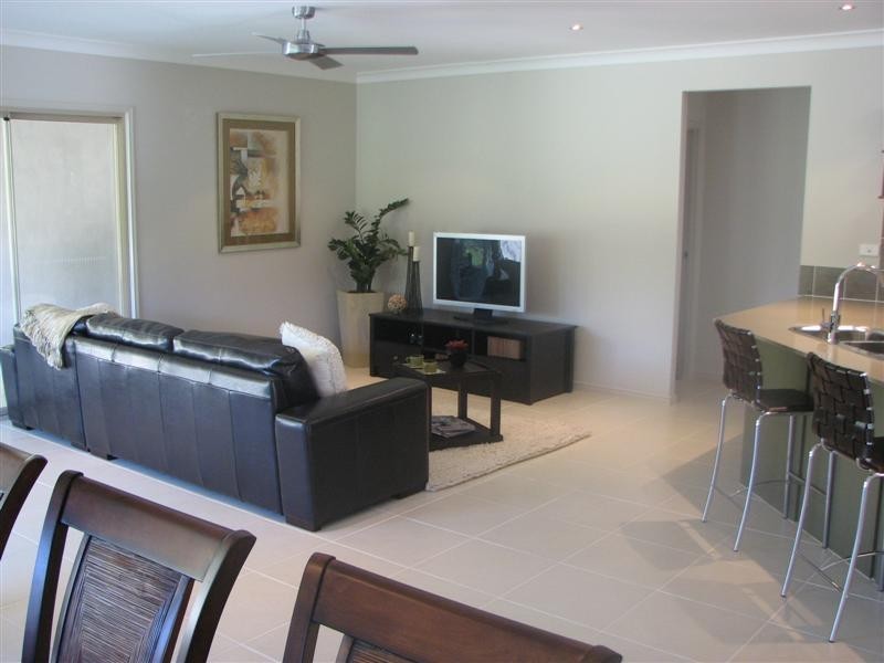 10 Snowwood Street, Reedy Creek QLD 4227