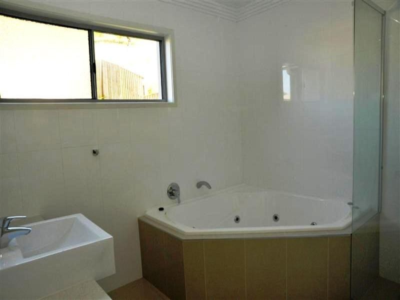 16 Wyangan Valley Way, Mudgeeraba QLD 4213