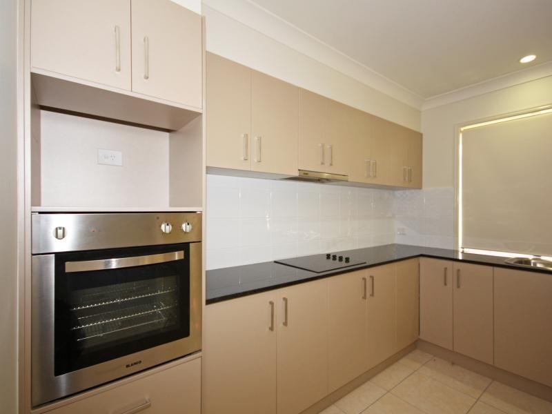 12 Skyburnett, Reedy Creek QLD 4227