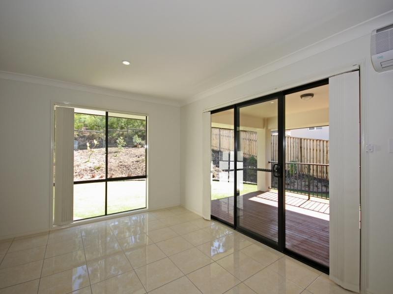 12 Skyburnett, Reedy Creek QLD 4227