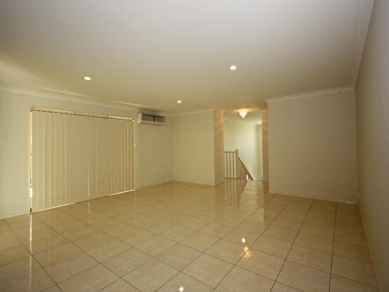 12 Skyburnett, Reedy Creek QLD 4227