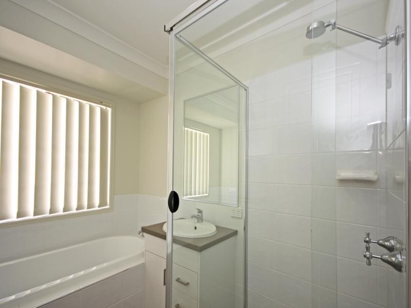 12 Skyburnett, Reedy Creek QLD 4227