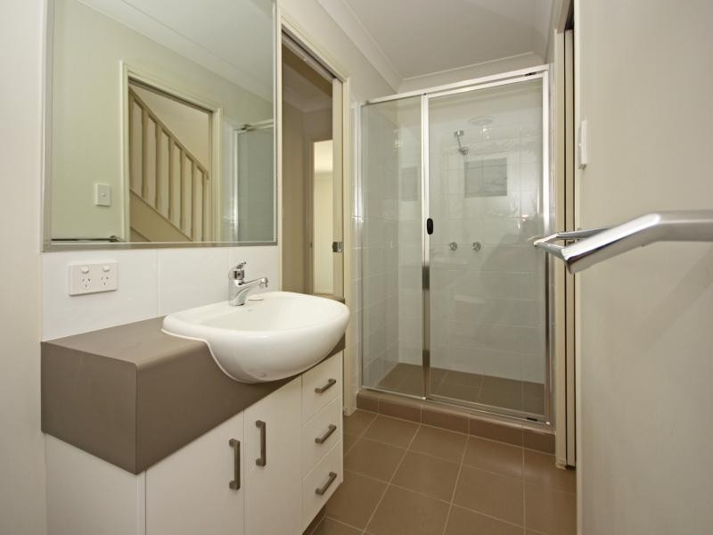 12 Skyburnett, Reedy Creek QLD 4227