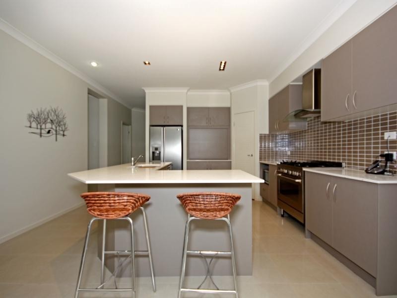 6 Rusty Plum, Reedy Creek QLD 4227