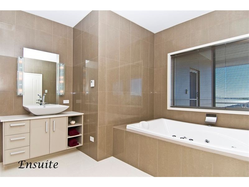 62 Cordyline Drive, Reedy Creek QLD 4227