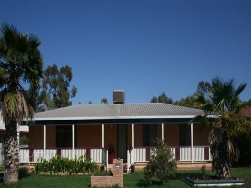 7 Roma Crescent, Roma QLD 4455