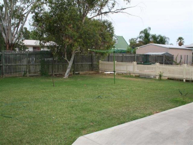 17 Lovell Street, Roma QLD 4455