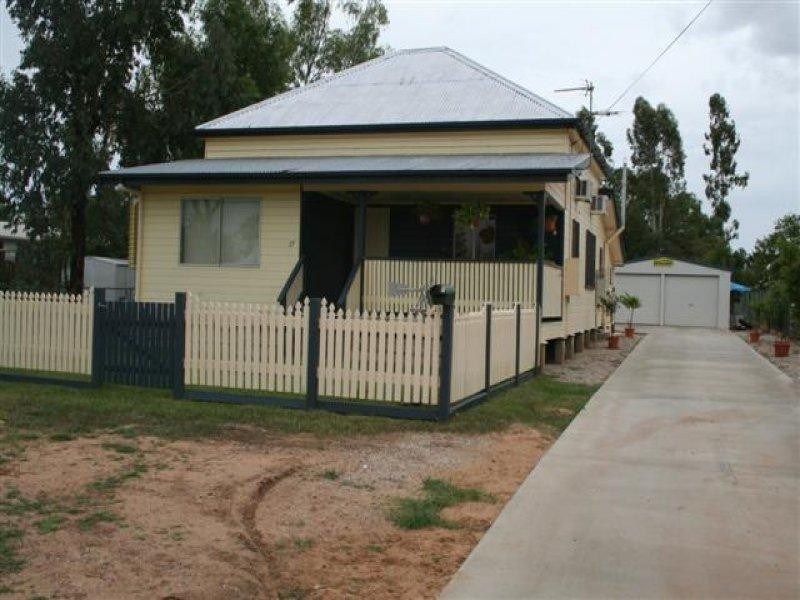 17 Lovell Street, Roma QLD 4455
