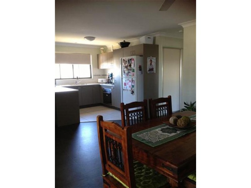 64 Hawthorne Street, Roma QLD 4455