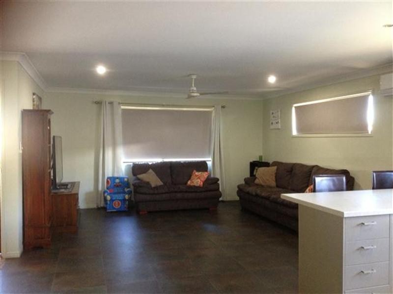 64 Hawthorne Street, Roma QLD 4455