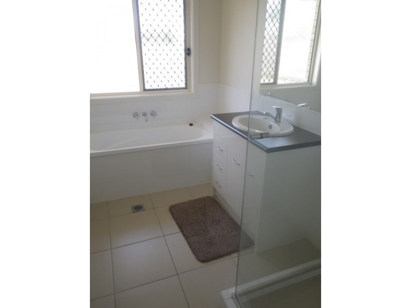 23 Ivy Street, Roma QLD 4455