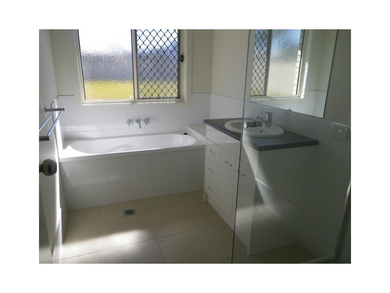 23 Ivy Street, Roma QLD 4455